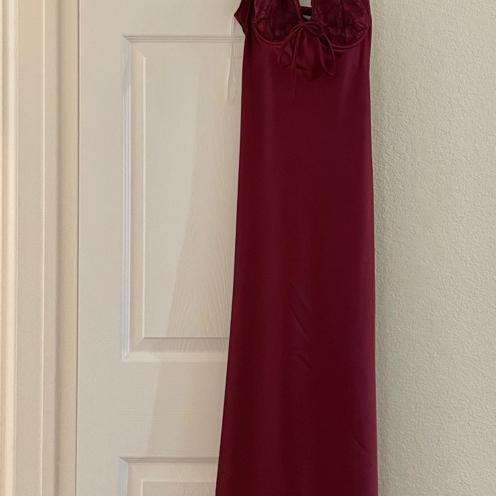 Princess Polly Burgundy Maxi Dress size 4 - Picture 5 of 9